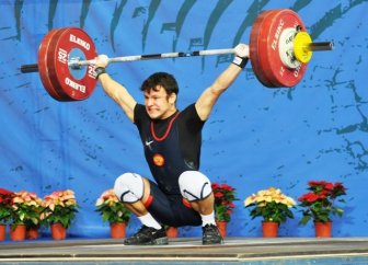 Российский тяжелоатлет Сергей Петров выиграл серебро на Чемпионате Европы
