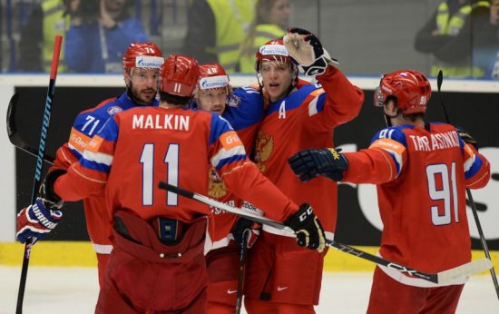 Сборная России по хоккею победила Швецию и вышла в полуфинал чемпионата мира