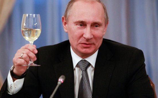 Владимир Путин поздравил Йозефа Блаттера с переизбранием на пост президента ФИФА