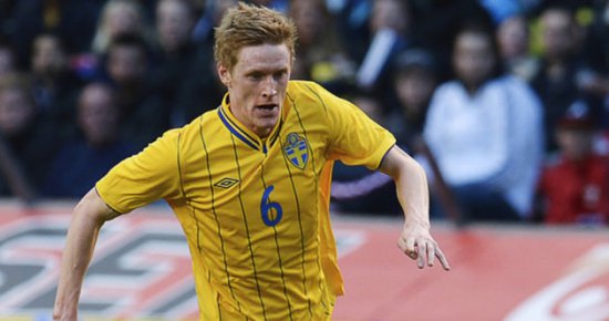 Тяжело больной шведский футболист Расмус Эльм сыграл 10 минут в товарищеском матче