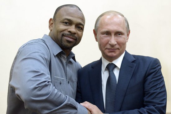 Владимир Путин пообещал американскому боксёру Рою Джонсу российское гражданство