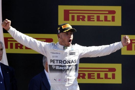 Льюис Хэмилтон выиграл Гран-при Италии и продолжает лидировать в чемпионате