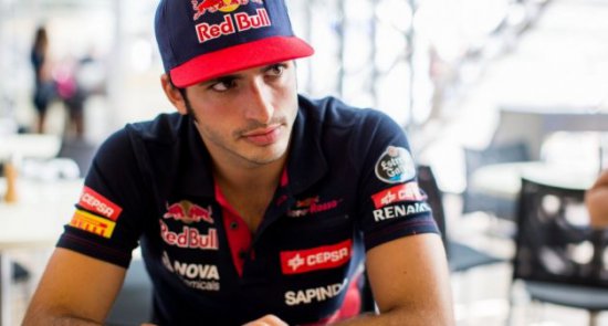 Карлос Сайнс из Toro Rosso показал лучшее время в первой части свободных заездов Гран-при Японии